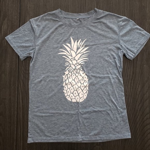 Pineapple white motif girls t-shirt, med/light blue background, size 10-12 - Picture 1 of 1